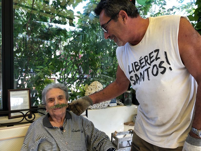 Plutôt qu’un établissement spécialisé, une famille d’accueil pour les personnes handicapées ou âgées