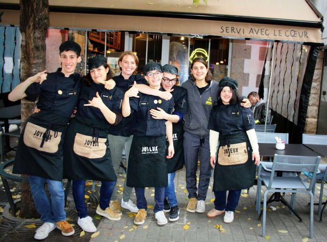 Un café qui emploie des personnes extra-ordinaires ET extraordinaires