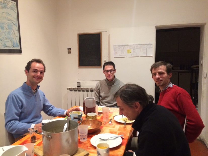 Mieux que le foyer, la coloc entre sans-abris et jeunes actifs 5