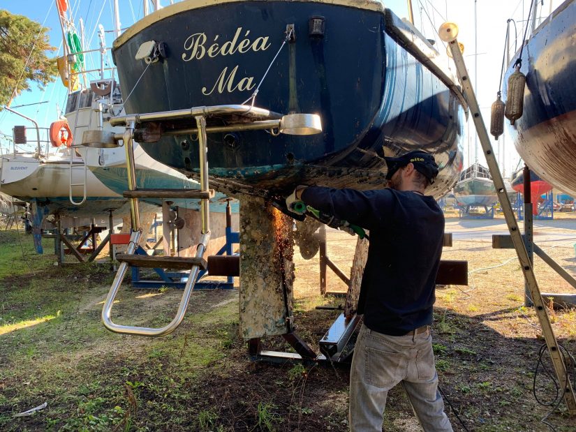 Des bateaux en fin de vie transformés en hébergement à terre 3