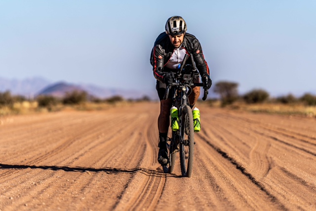 Stéven Le Hyaric, un VTT pour alerter 1