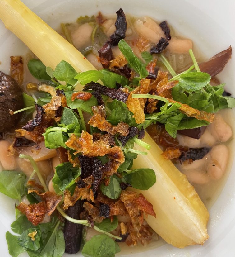 Fortunés et démunis à la même table gastronomique 4