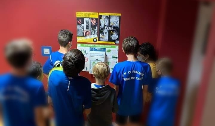 boite-lettres-papillons-enfants-harcelement