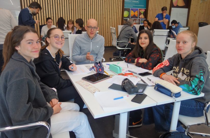 cours-stage-maths-filles-recherche