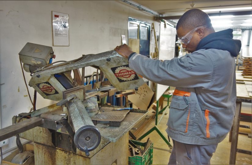 travail-metal-jeune-insertion