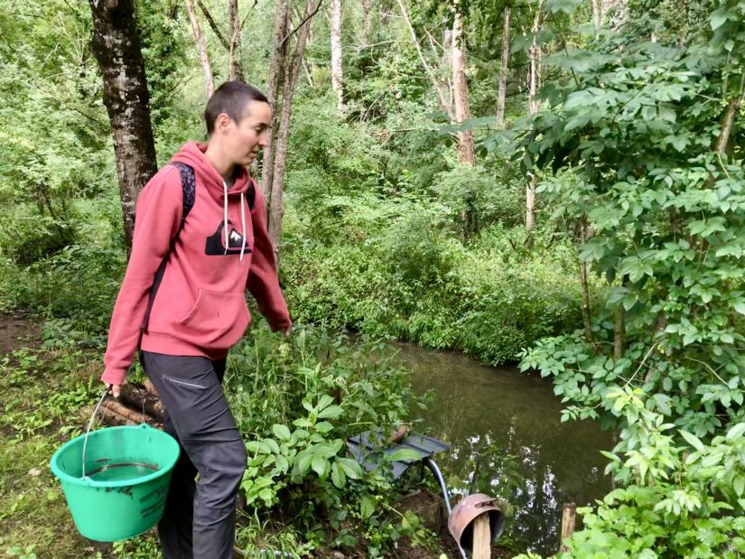 l'eau de la rivière