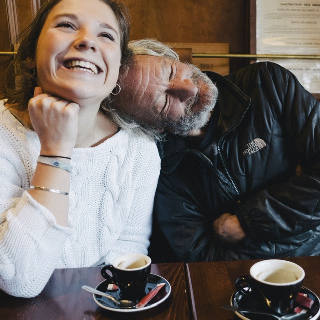 Entourage crée un réseau social pour les personnes précaires 2