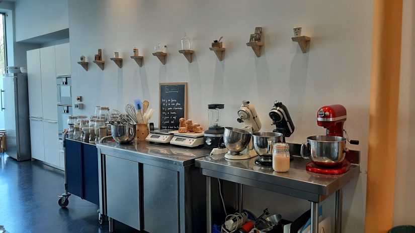 Épices, trouver sa place grâce à la cuisine