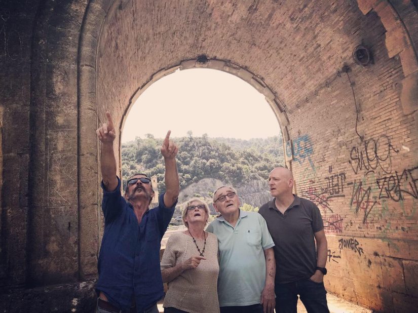 Près de 80 ans après leur mort, il retrouve la stèle honorant ses frères 1