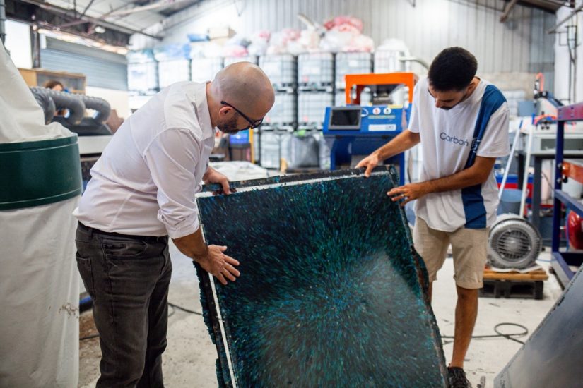 plaque-plastique-recycle-carbon-blue