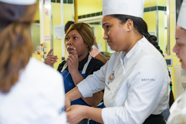 Des étoiles, des femmes... et des mécènes 2