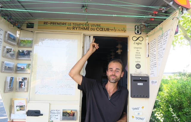À bord de sa Rosalotte, Gaylord prône le temps de vivre 1