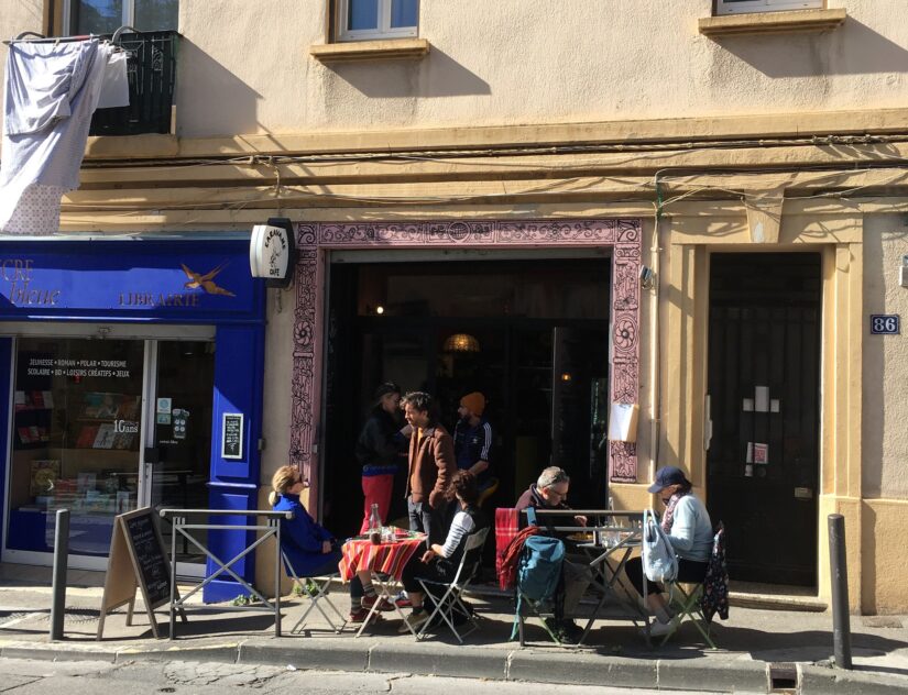 Pour le sauver, des clients achètent leur restaurant 6