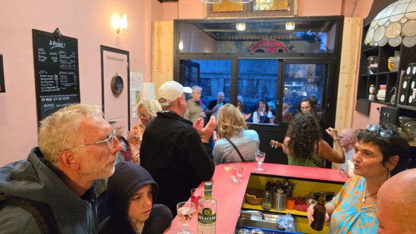 Pour le sauver, des clients achètent leur restaurant 8