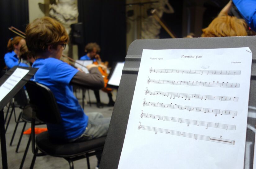 cours-musique-enfant-malentendant-france