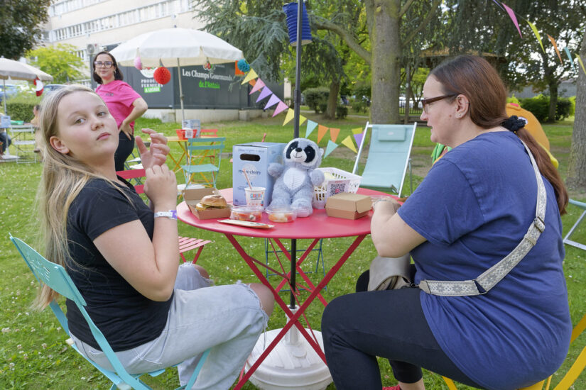 Melinda et sa maman ont pu profiter d'un moment de repos loin des soins. ©Toutlemondecontrelecancer